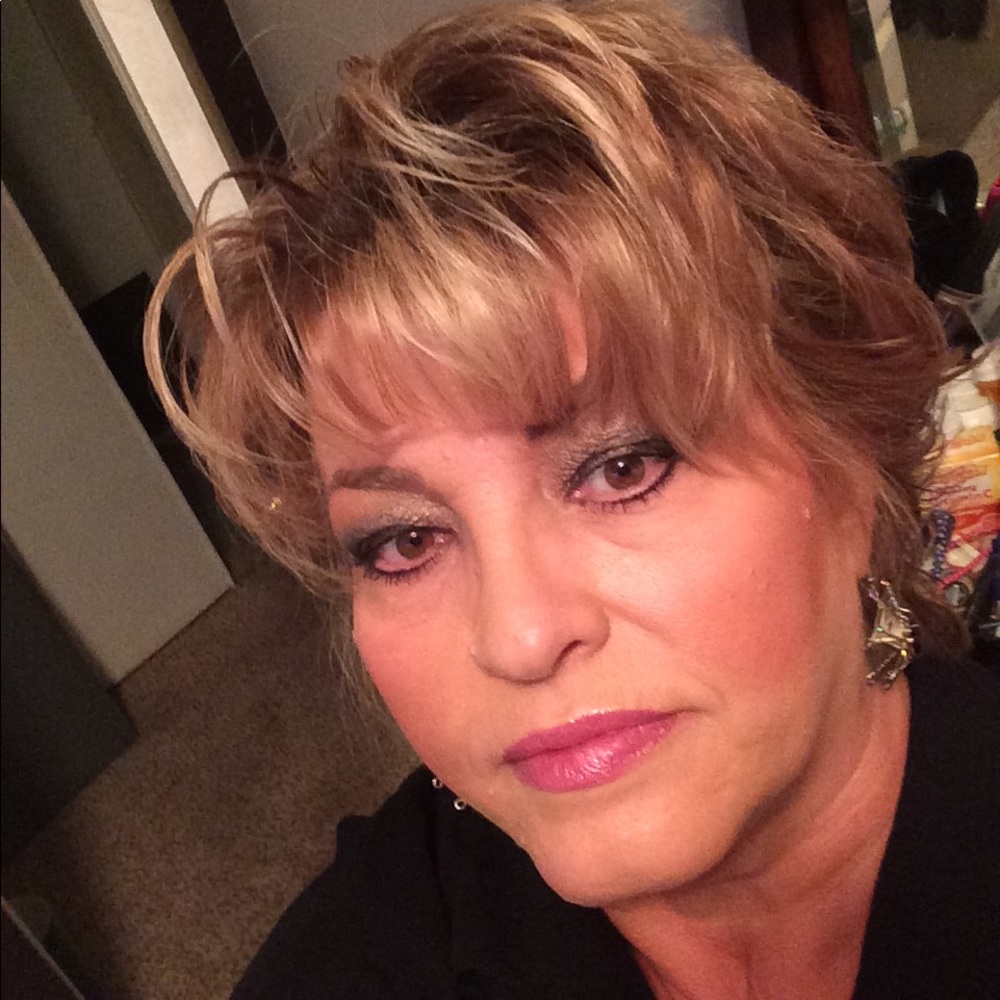 Meet your Posher, Brenda